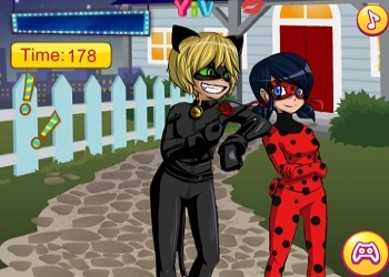 Miraculous Ladybug Kissing game screenshot